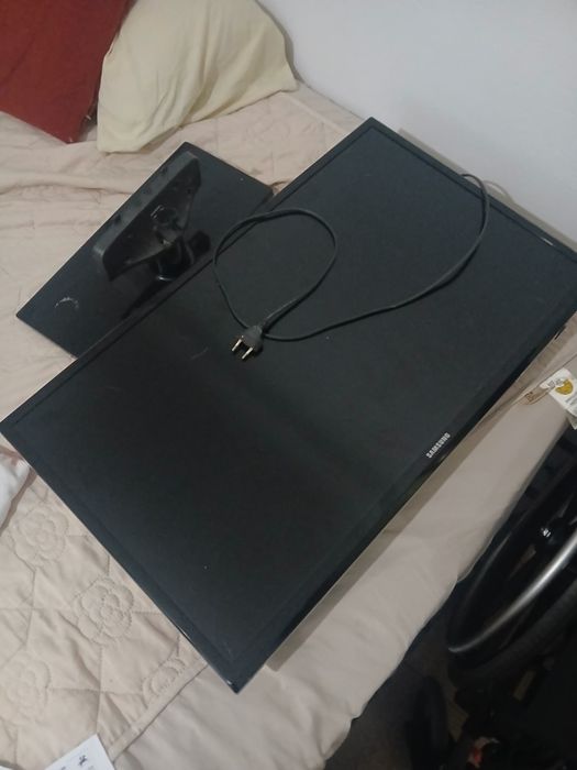 Televisão Samsung simples