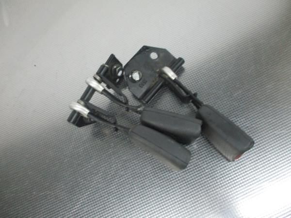 Encaixe de cinto trás esquerdo VOLVO S40 I (VS)