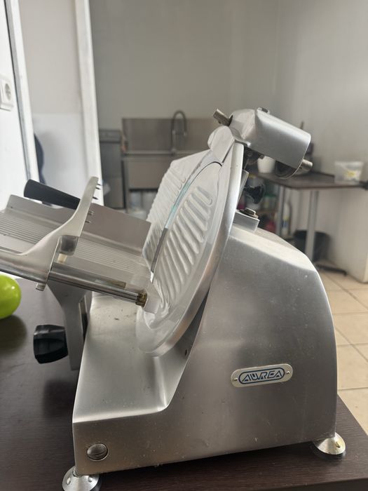 Maquina de cortar queijo e fiambre