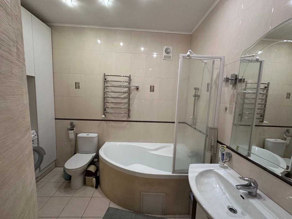 3-кімнатна квартира - центр, меблі, техніка