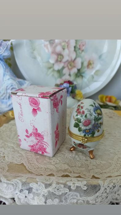 Шкатулка яйцо комод для украшений Royal Albert  пуфик шкатулка