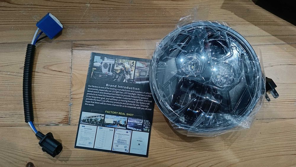 lampa reflektor okrogła led samochodowa / motorowa