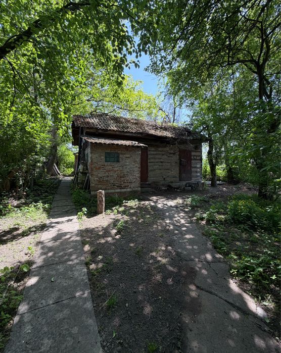 Продаж частини будинку з ділянкою в центрі Чернігова (вул. Київська)