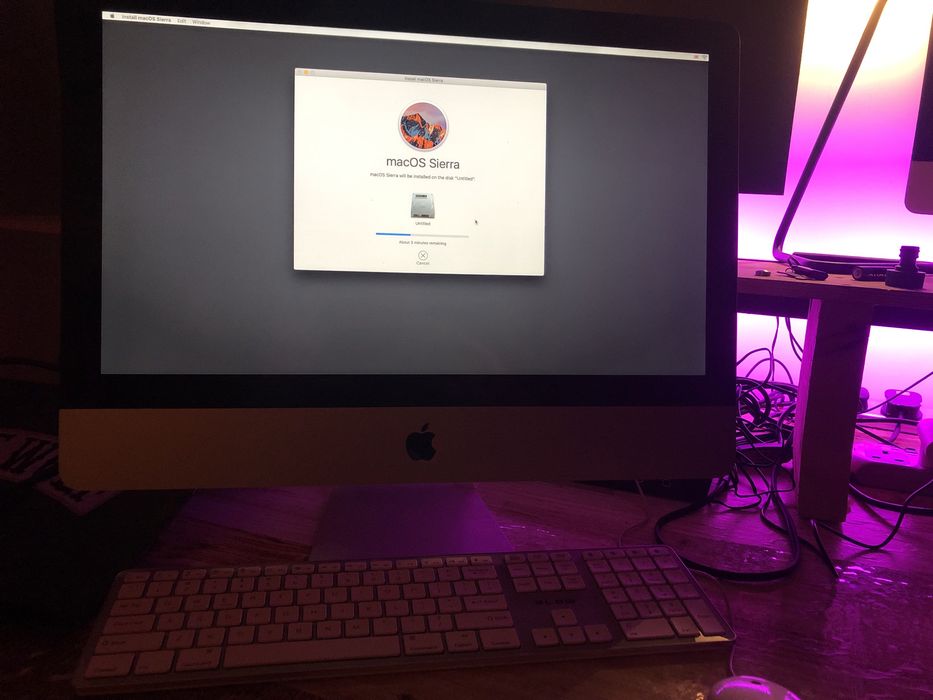 Imac 21.5 late 2011 z klawiatura i myszka