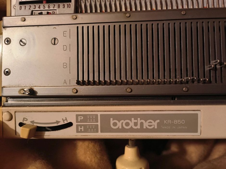 Brother eletroknit kh940 + KG-95