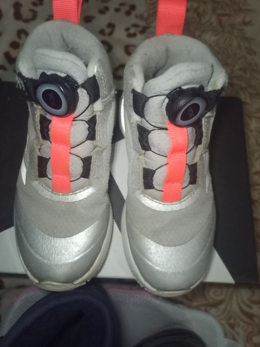 Adidas чобітки черевики уггі 31-31.5