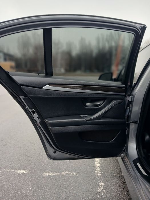 BMW F10  3.0 N52-надёжный, ухоженный и полностью обслуженый автомобил