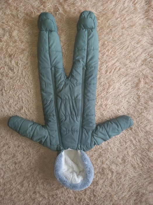 Продам дитячий комбінезон фірми George на 6-9 місяців. В гарному стані