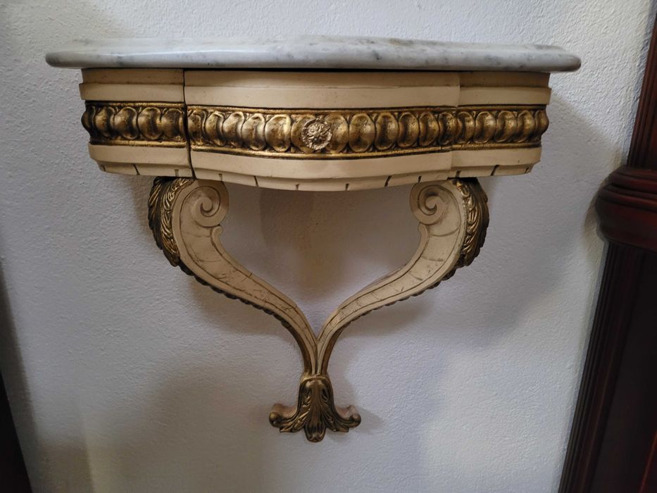 Conjunto de consola em madeira pintada com gaveta e tampo