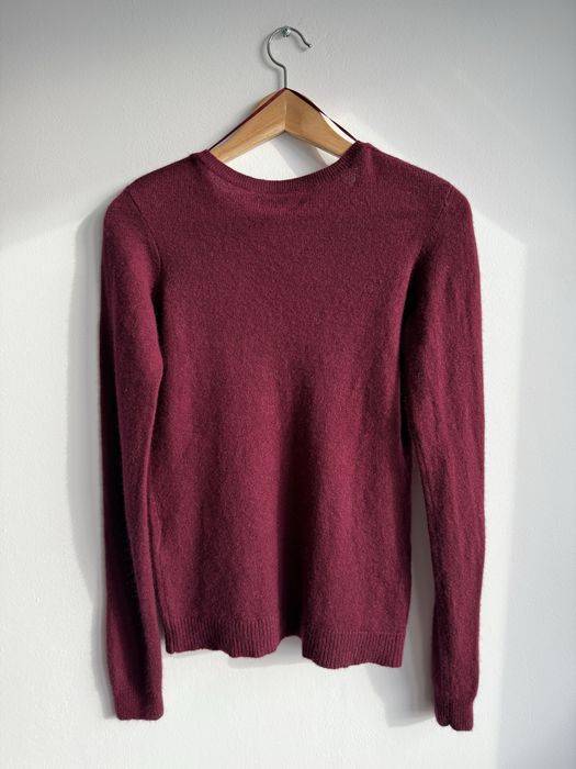 Burgundowy czerwony sweter kaszmirowy