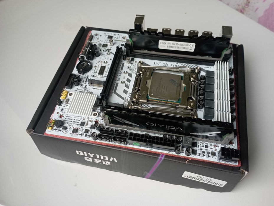 Потужний ігровий комплект Qiyida X99-H5 + Xeon 2680v3 + ddr4 16Gb