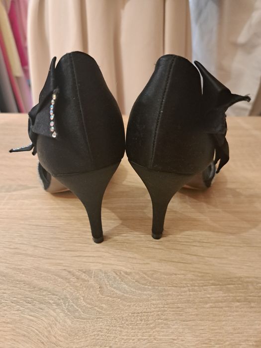Buty na obcasie rozm.39