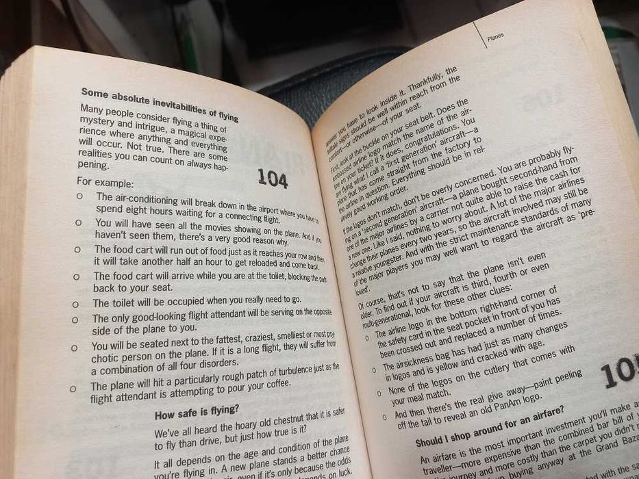 Livro "No Shitting in the Toilet" de Peter Moore