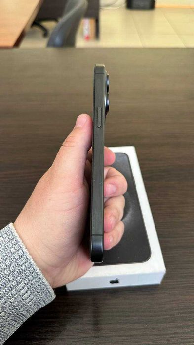 Продам 15 Pro Max Black Titanium 256gb, Neverlock