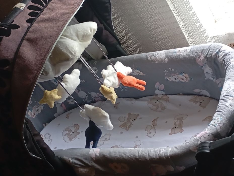 Дитяча коляска під ретро