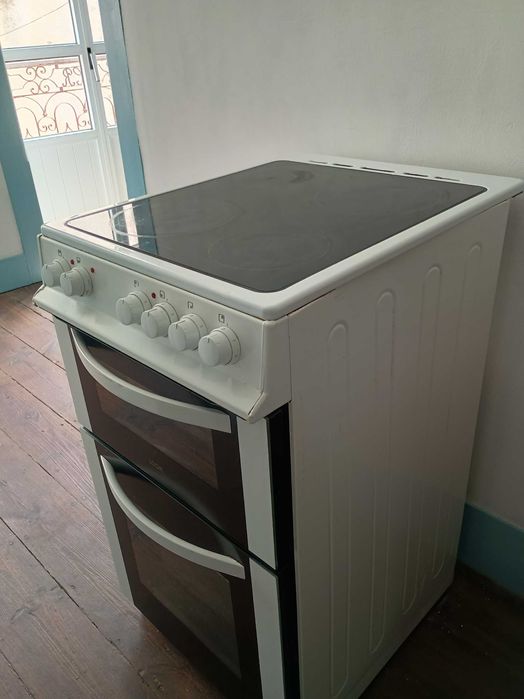 LOGIK Free Standing Cooker