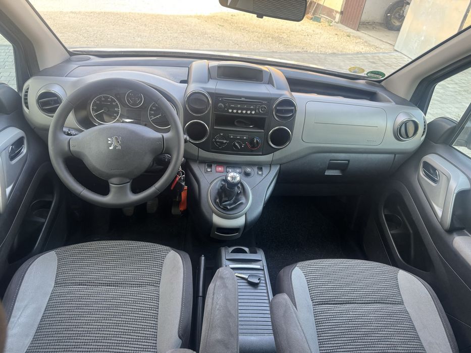 Peugeot Partner 1.6 Benzyna 109 km Multispace 7 osobowy