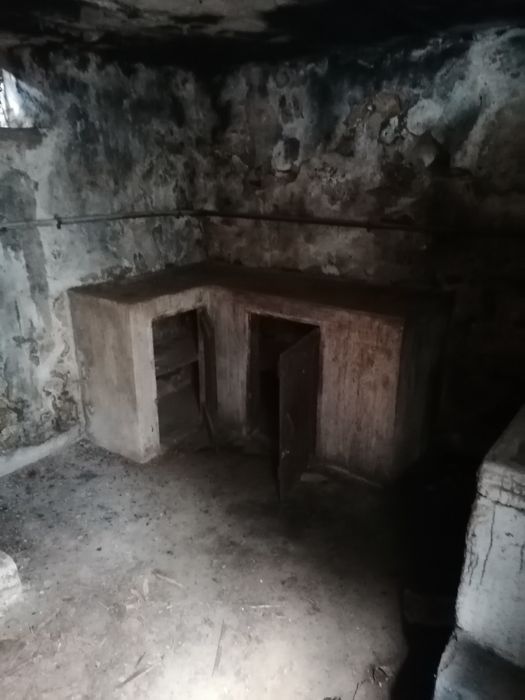 Casinha para reconstrução, às portas do Douro
