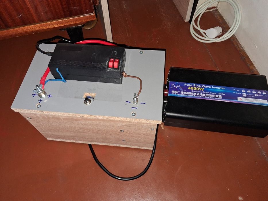 Збірка Акумулятор інвертор зарядний пристрій