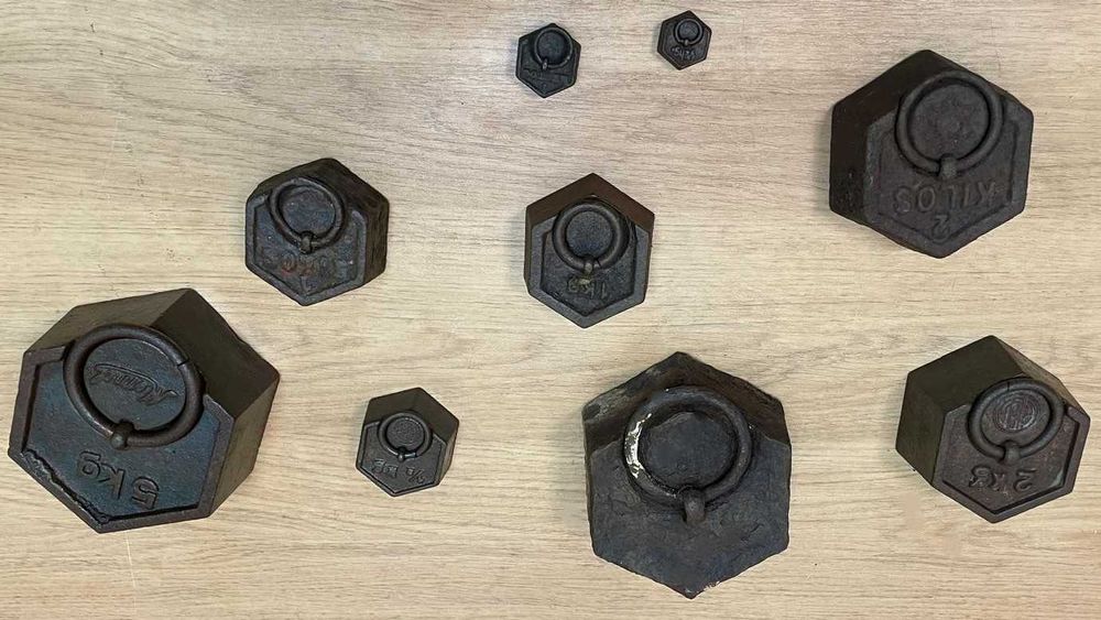 pesos de balança antigos