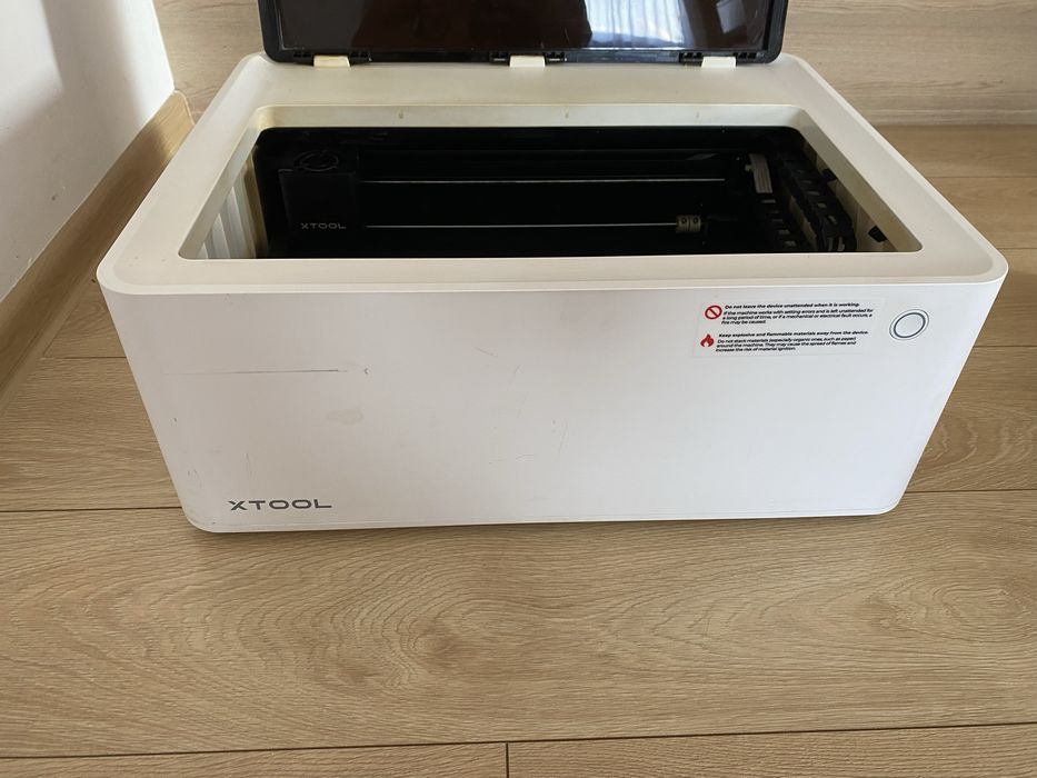 Ploter laserowy xTool M1 + Podwyższenie + Plaster miodu | Stan BDB, komplet!