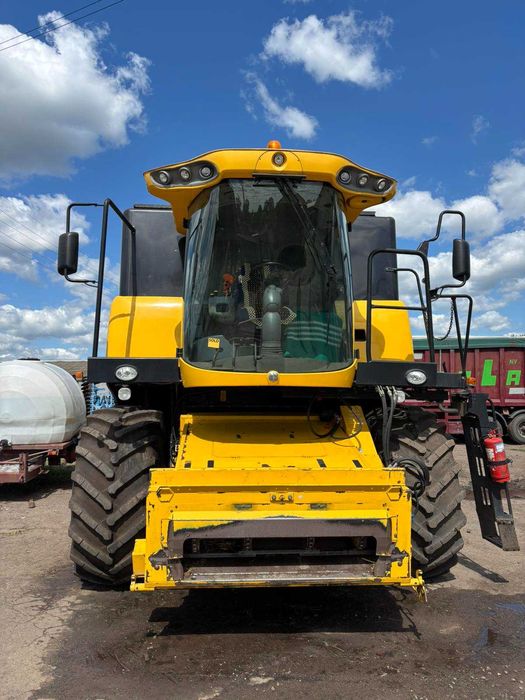 Комбайн New Holland CX6090. Експлуатація з кінця 2015 року.