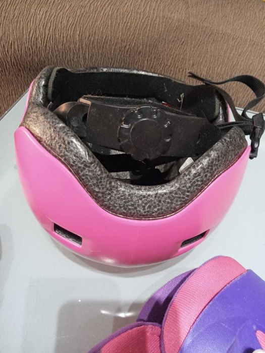 Conjunto de patins 32/34 e capacete ajustável