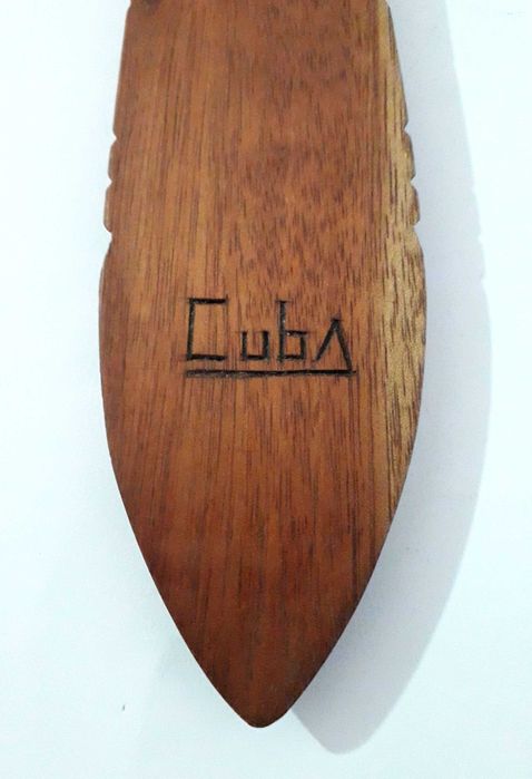 Máscara tribal decorativa em madeira (Cuba)