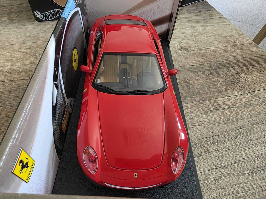 Ferrari 612 Scaglietti 1/18 Hot Wheels