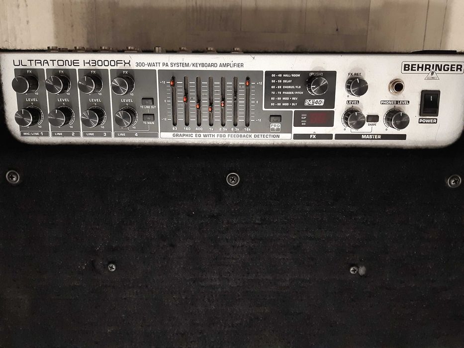 Wzmacniacz Behringer 15"-300W- 4w1 -Bass-Gitara-mikrofon- lub zamiana