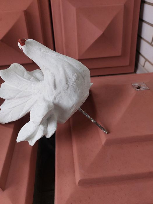 Голуб із бетона для прикраси саду  садові фігури  шар  бетонний