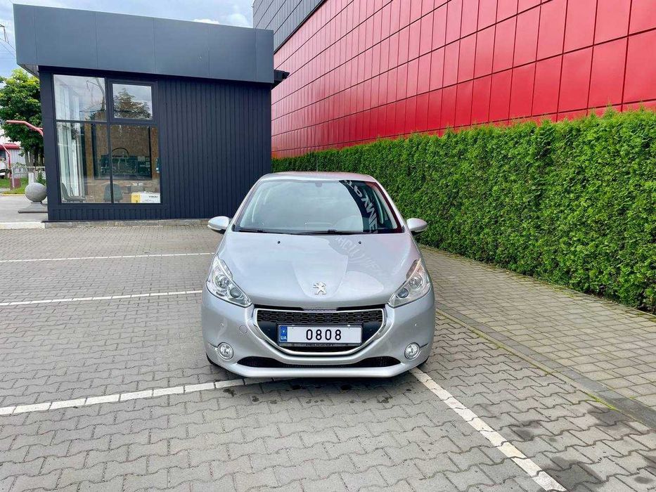 Peugeot 208 2014