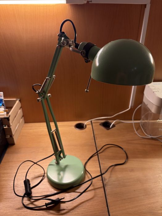 Candeeiro verde IKEA