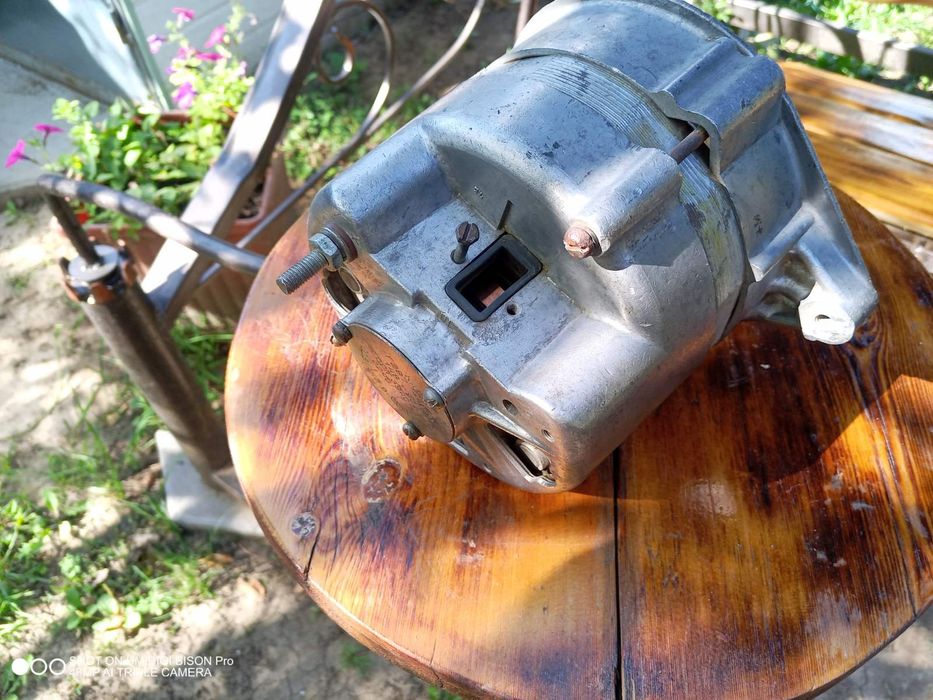 Генератор Г287 14В 90А