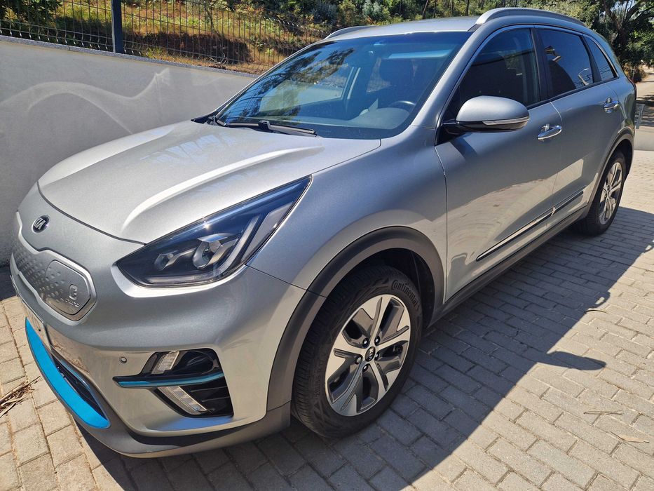 Kia e-Niro 64 kWh 204cv | Histórico Kia | 2 Chaves | Pneus Novos