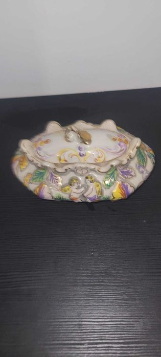 Antiga Bonbonnière / Caixa em Cerâmica de Alcobaça - ELPA (Marcada)