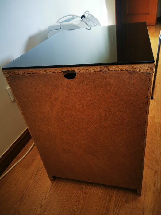 Mesa de Cabeceira Malm