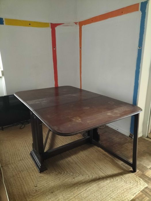 Mesa de madeira maciça