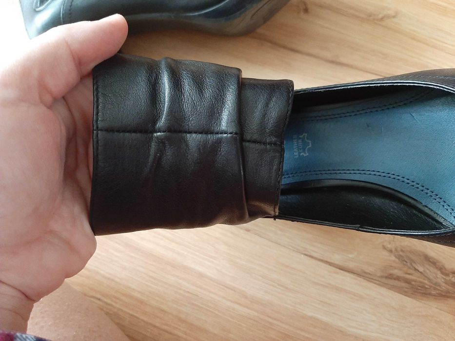 Skórzane buty Marco Tozzi