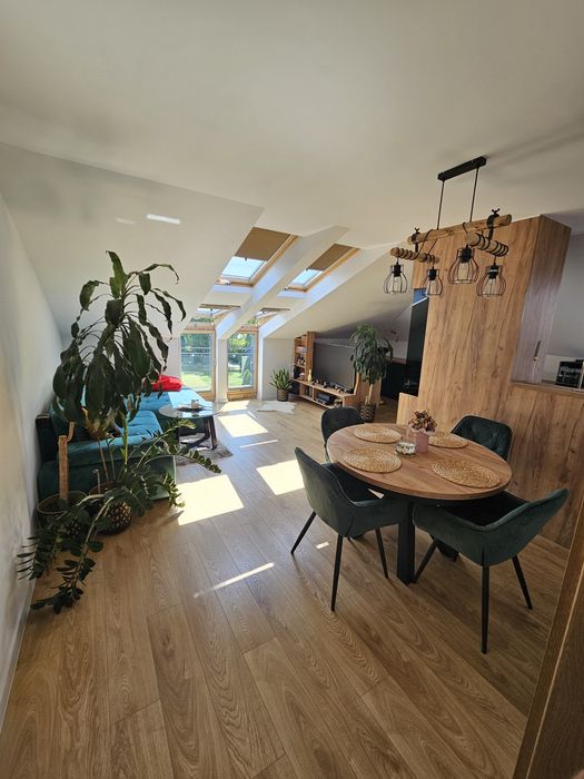 Mieszkanie poddaszowe - 4 pokoje - klima  -  balkon
