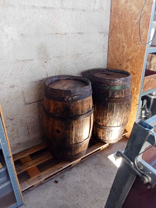 Barril de Vinho em Carvalho Restaurado – Peça Decorativa / Mesa Lateral