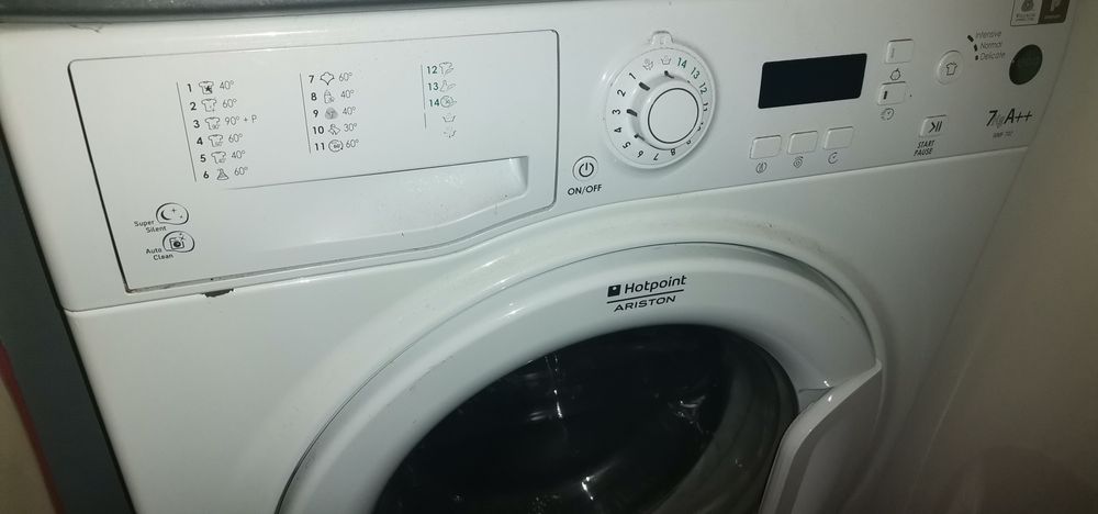 Máquinas de lavar roupa e lavar loiça