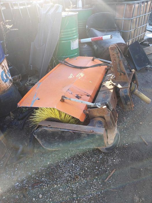Holder mini Traktor_ciągnik sadowniczy_nośnik_pług_zamiatarka
