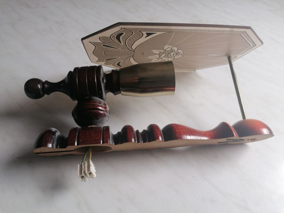 Kinkiet na dużą żarówkę
