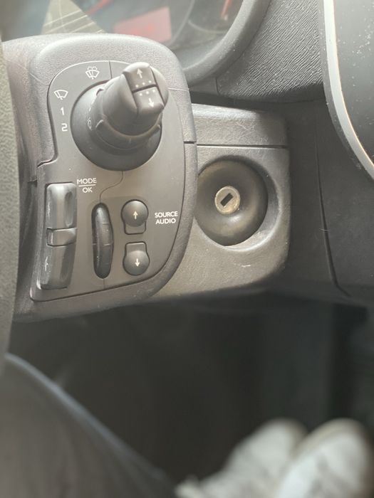 Vendo renault kangoo com pintura nova