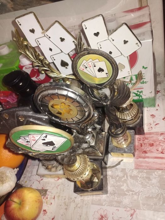 Taças de motivo de cartas