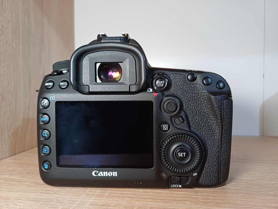 Canon EOS 5D Mark IV Body, камера нова, пробіг до 8000 кадрів, повний комплект з коробкою