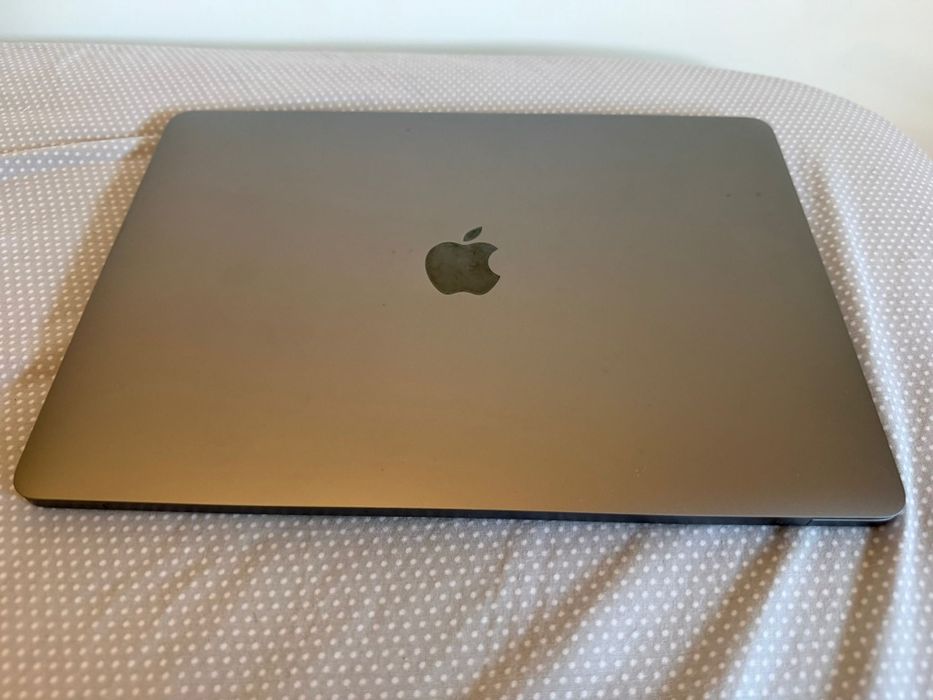 MacBook Pro 13" (2019) – Space Gray – Com Caixa Original