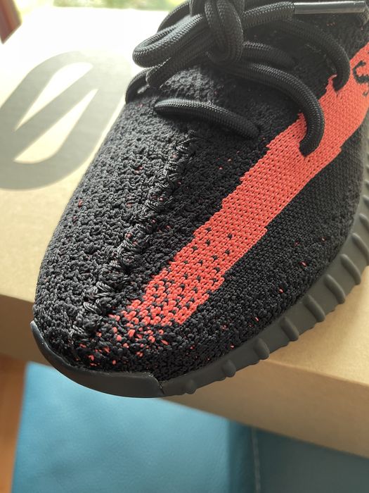 Yeezy Red Stripe 42 2/3