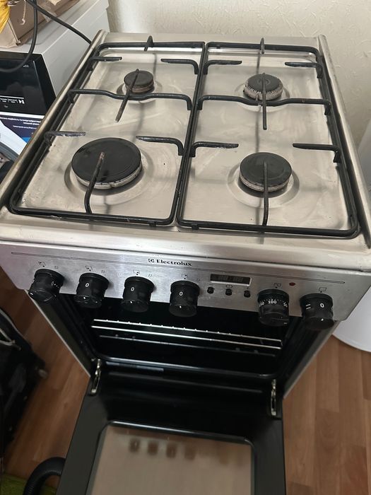 Продам плиту Electrolux (б/у)